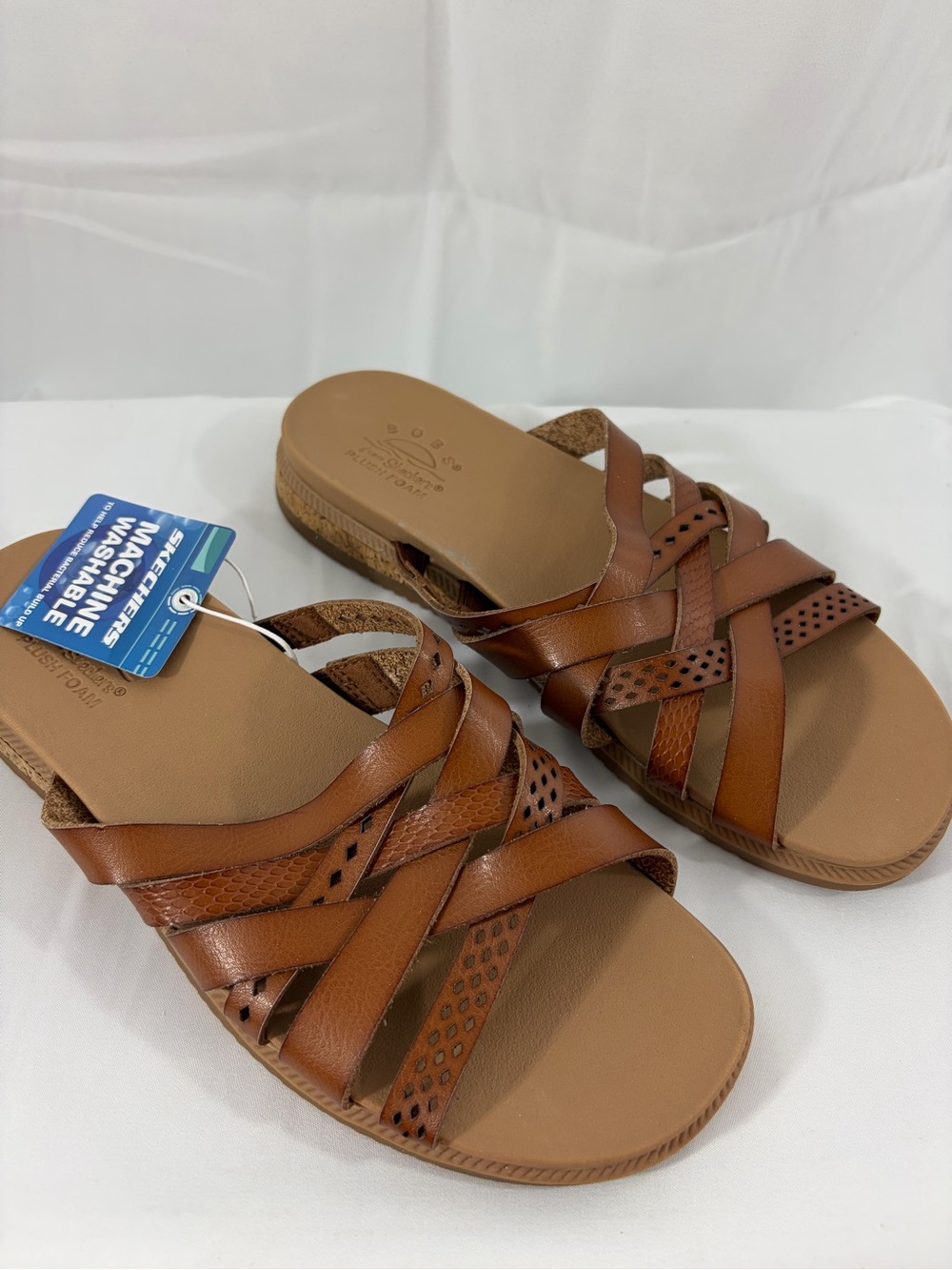 NWT BOBS from Skechers Women’s Size 6 Tan Plush Foam Sandals